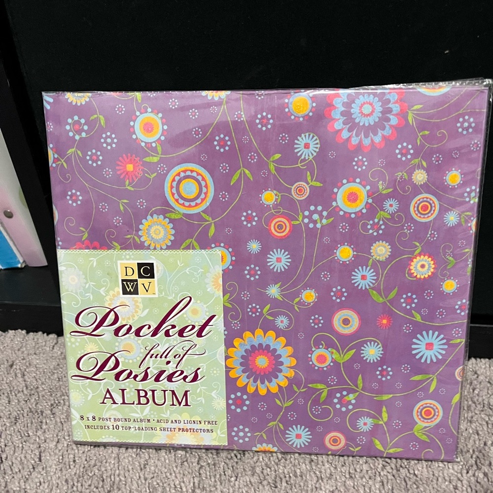 Die Cuts With A View 8x8 scrapbook album